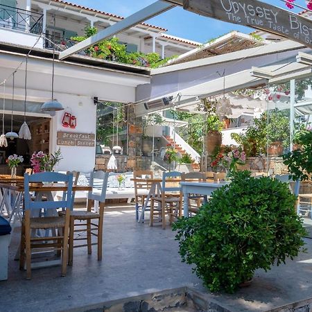 Odyssey Suites Poros Town Exteriér fotografie