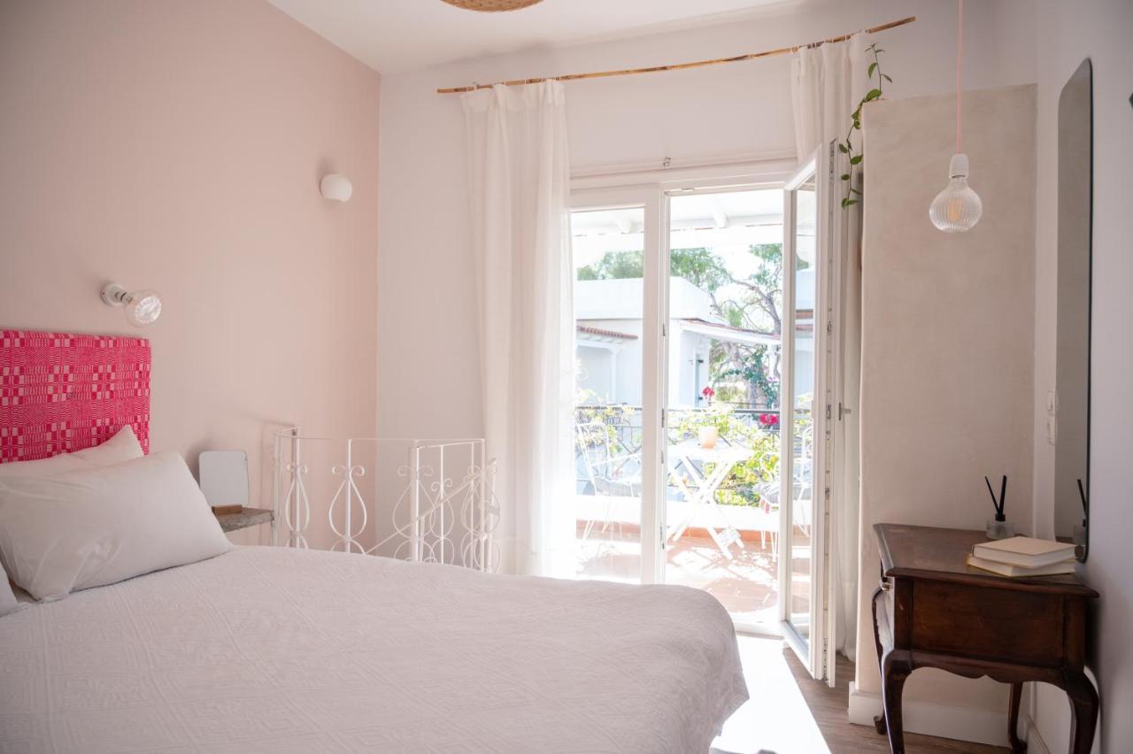 Odyssey Suites Poros Town Exteriér fotografie