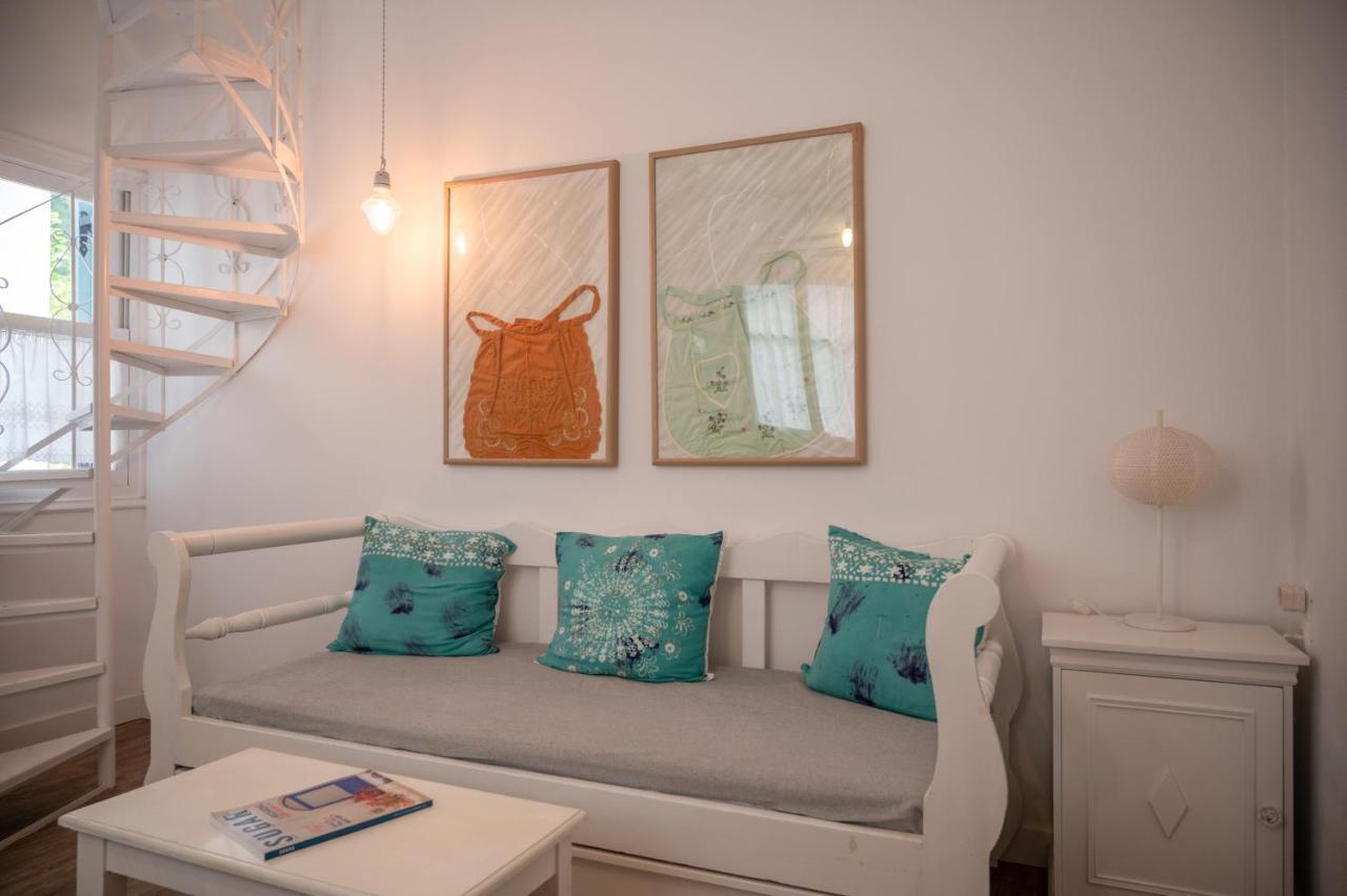 Odyssey Suites Poros Town Exteriér fotografie