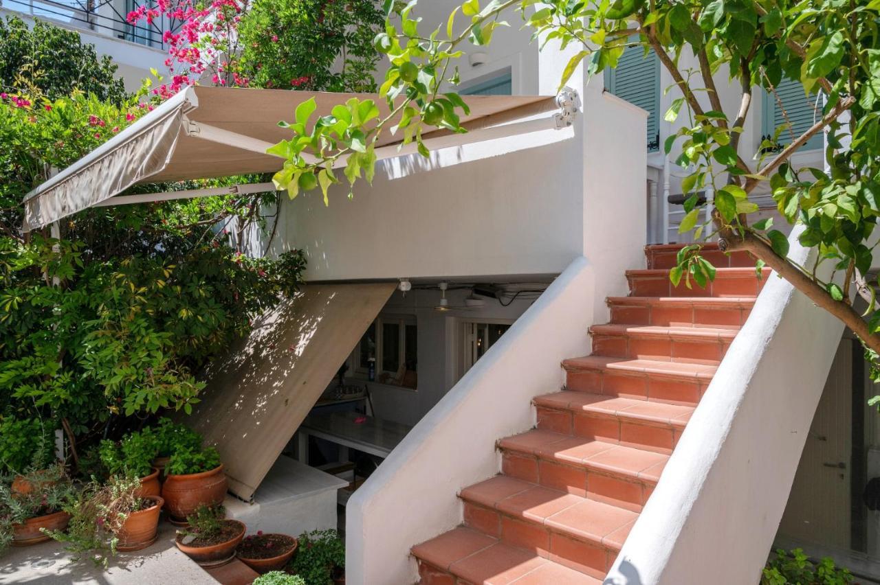 Odyssey Suites Poros Town Exteriér fotografie